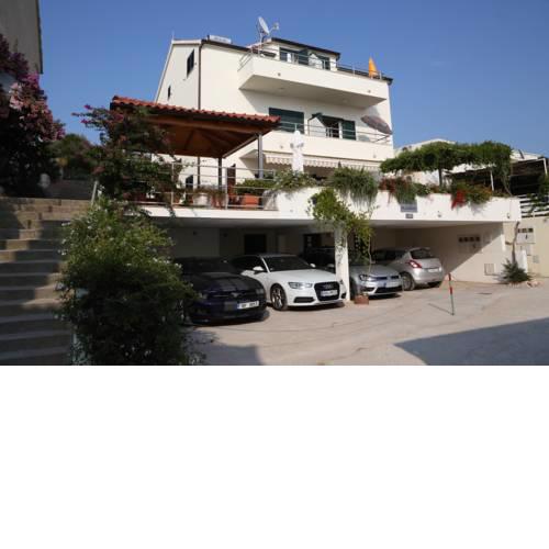 Apartments Plazibat