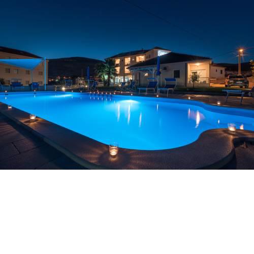 Apartments "Porto Samaria"
