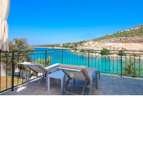 Apartments Roko with sea view 1273