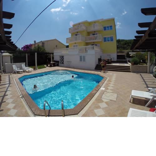 Apartments Romana