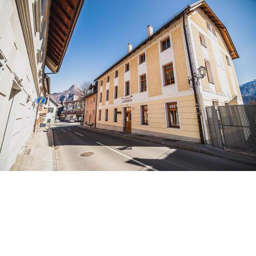 Apartments Rombon Klavdij with Free Onsite Parking