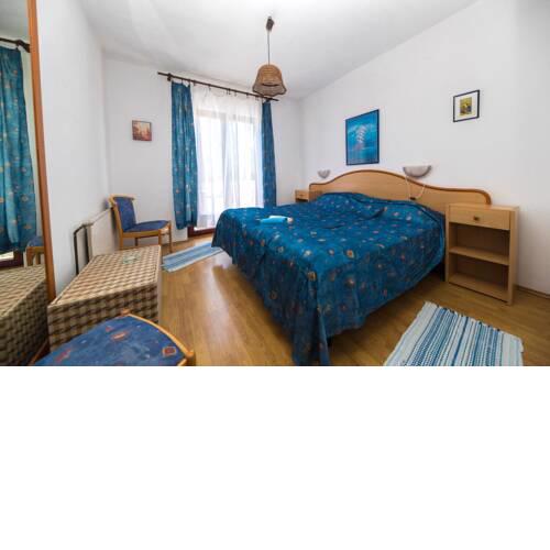 Apartments & Rooms Leona