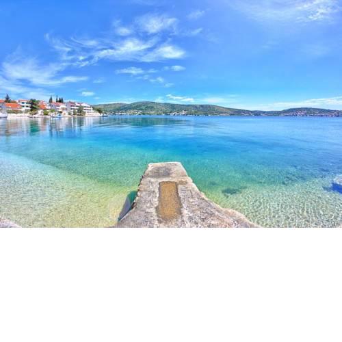 Apartments & Rooms Ruzmarin