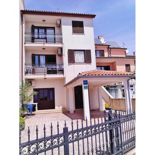 Apartments Rudan 253