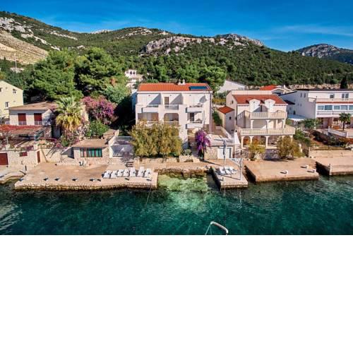 Apartments Sea front - free parking