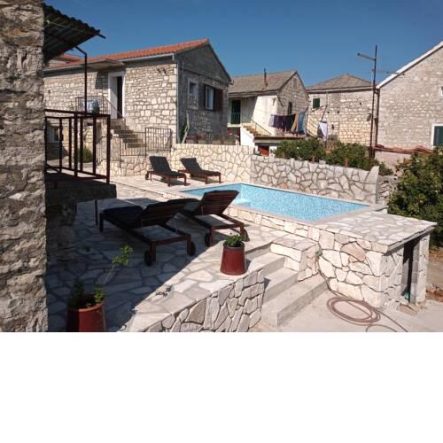 Apartments Tomina