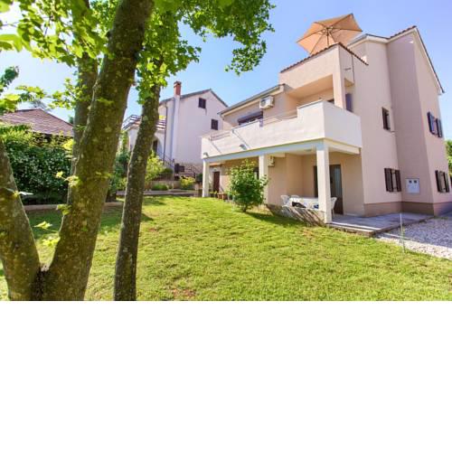 Apartments Val Njivice