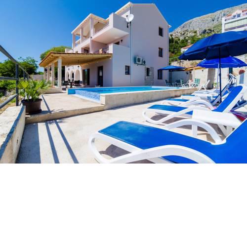 Apartments Villa Made 4U