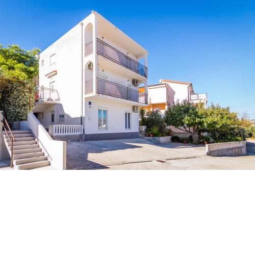 Apartments with a parking space Arbanija, Ciovo - 7543