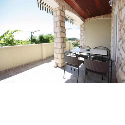 Apartments with a parking space Banjol, Rab - 5071