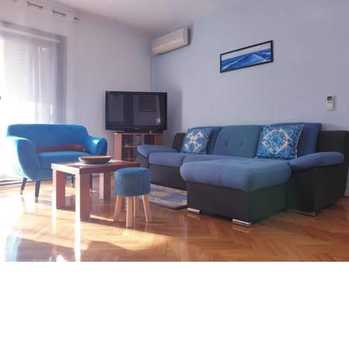 Apartments with a parking space Crikvenica - 14139