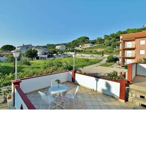 Apartments with a parking space Kampor, Rab - 5000