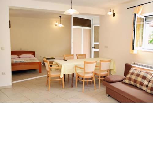 Apartments with a parking space Krk - 5423