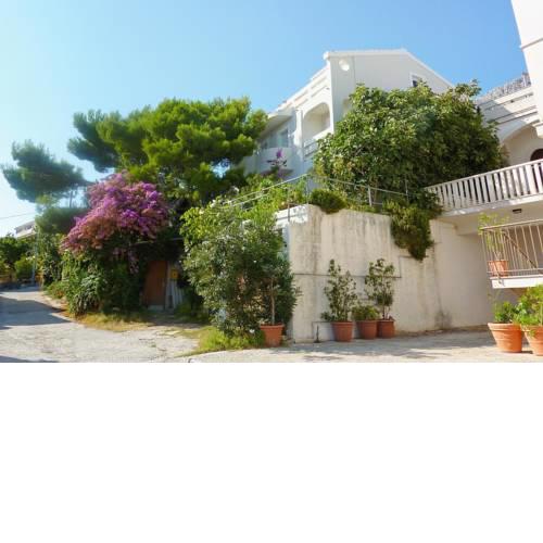Apartments with a parking space Lokva Rogoznica, Omis - 4820
