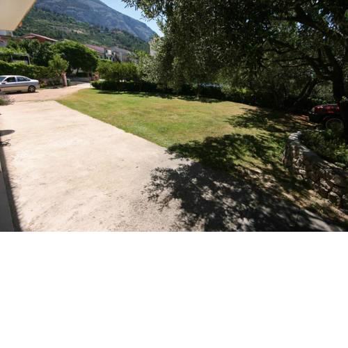 Apartments with a parking space Makarska - 6768
