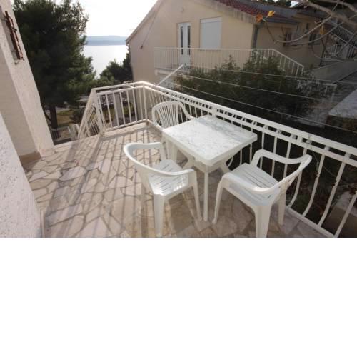 Apartments with a parking space Medici, Omis - 7483