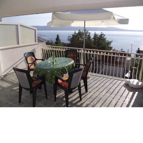 Apartments with a parking space Novi Vinodolski - 15823