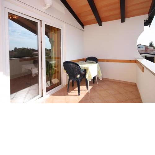 Apartments with a parking space Novigrad - 7121
