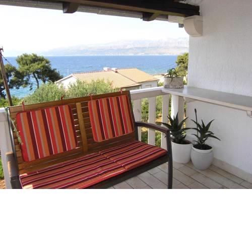 Apartments with a parking space Postira, Brac - 11428