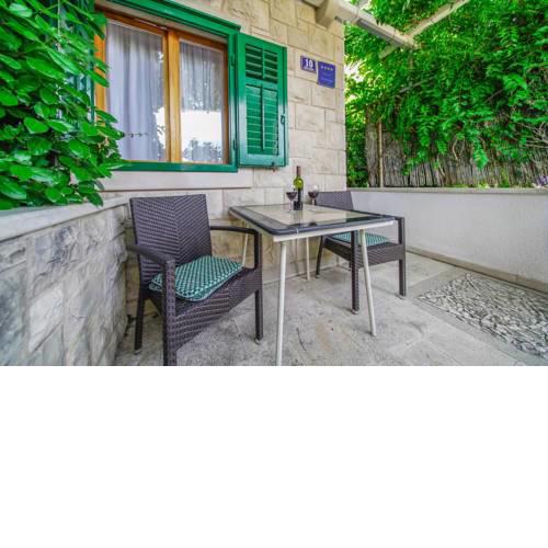 Apartments with a parking space Postira, Brac - 2913