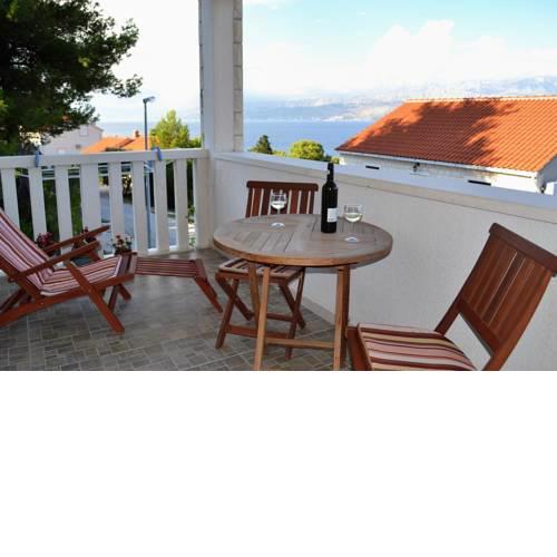 Apartments with a parking space Postira, Brac - 2948