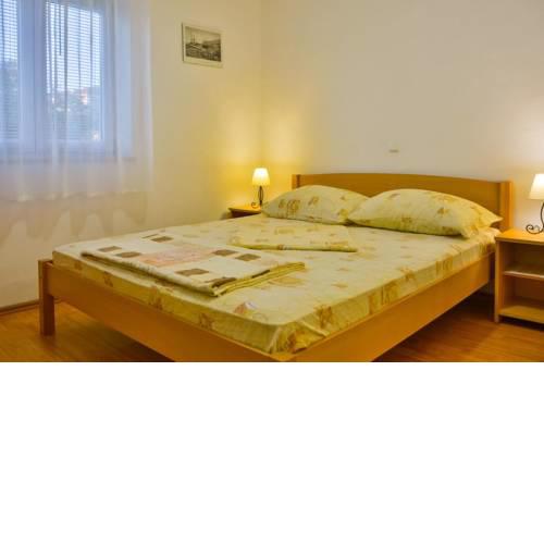 Apartments with a parking space Senj - 11520
