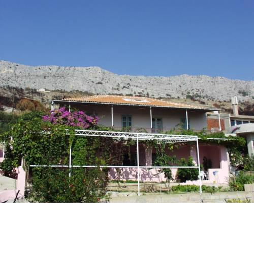 Apartments with a parking space Sumpetar, Omis - 952