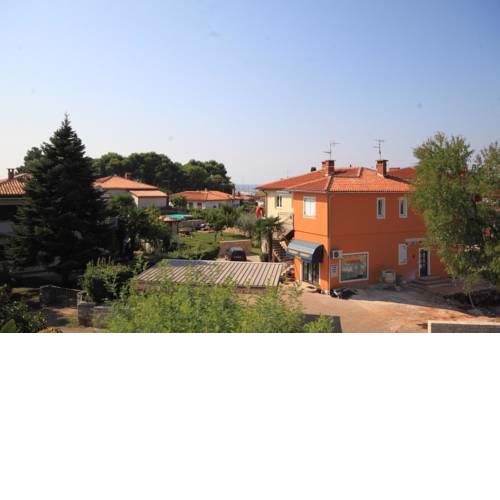 Apartments with a parking space Umag - 7171
