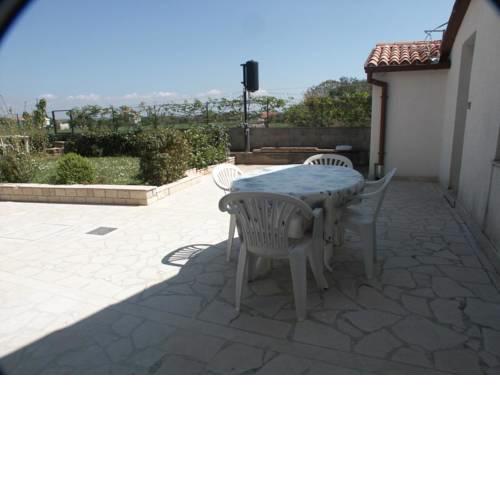 Apartments with a parking space Valbandon, Fazana - 2311