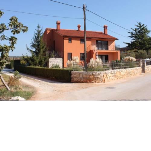 Apartments with a parking space Valbandon, Fazana - 7290