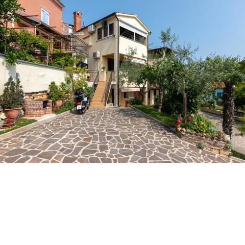 Apartments with a parking space Vrsar, Porec - 14164