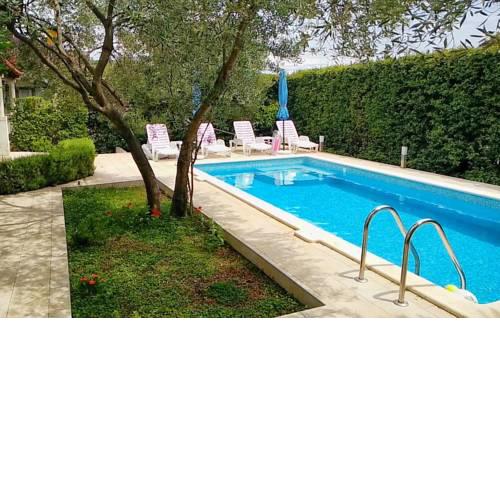 Apartments with a swimming pool Mavarstica, Ciovo - 2053