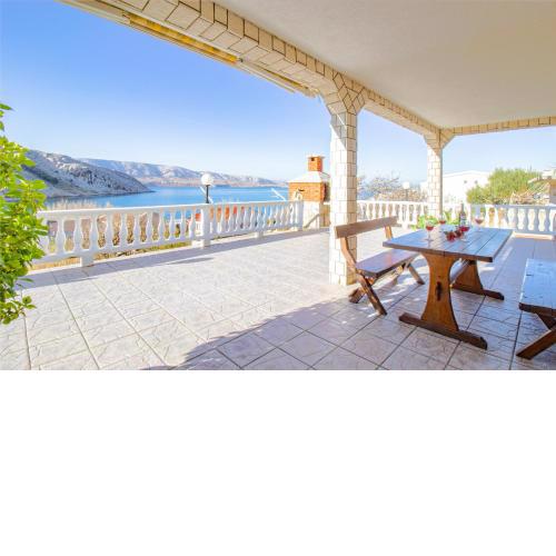 Apartments with mountain and seaview