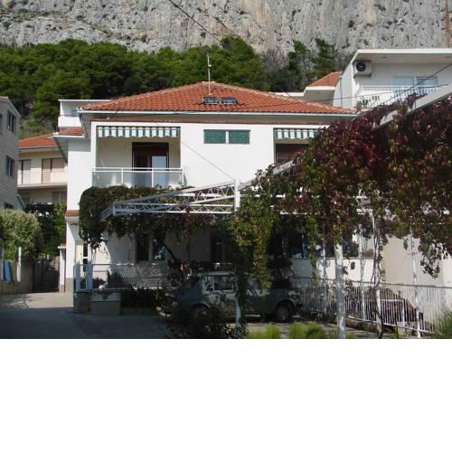 Apartments Zdravko