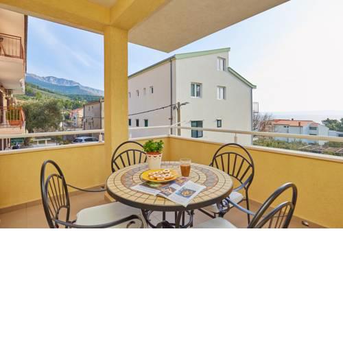 Apartments Zelic Tucepi