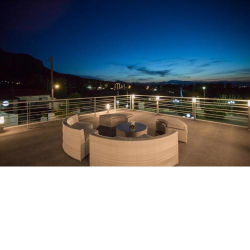 Apollonio Upper View Suites