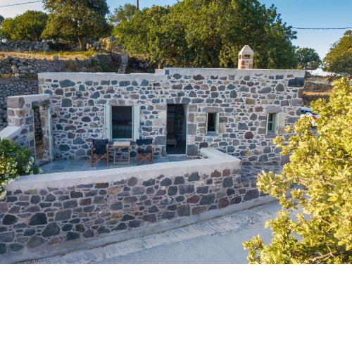 Apostrophe Traditional Residence in Nisyros with arcurated interior. Privacy & Authenticity