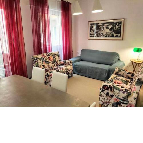 Appartamento Elegante In Via Cavour