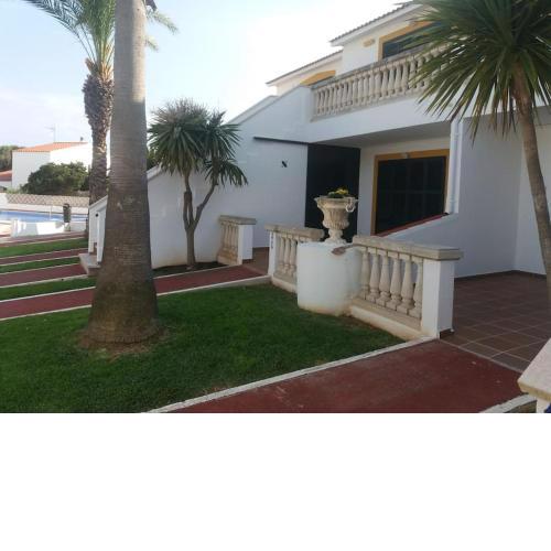 appartement avec piscine et jardin et wifi