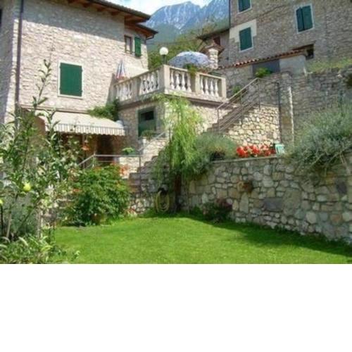 Appartement in Brenzone Sul Garda mit Grill, Garten und Terrasse und Seeblick