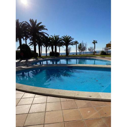 Appartement Moderne Premiere Ligne de Mer avec Piscine