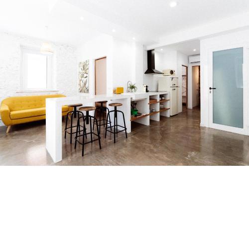 Apt. con balcón y vistas a la playa Alguer