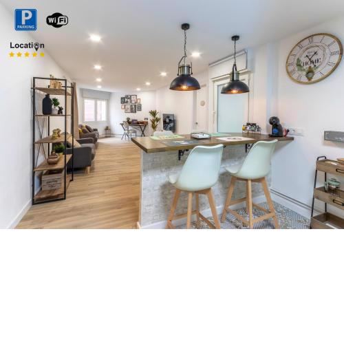 Apt in the Old Town with cool Terrace and private Parking!