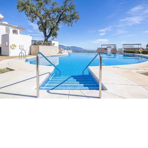 Apt Mairena Forest sea view & pool