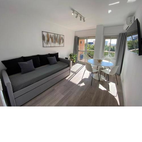 Apt moderno con vistas, recepción 24 hs y piscinas