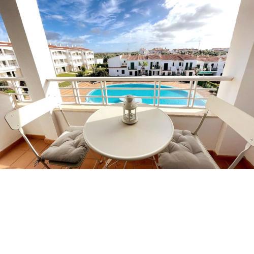 Apto. con piscina y junto a la playa - Santandria