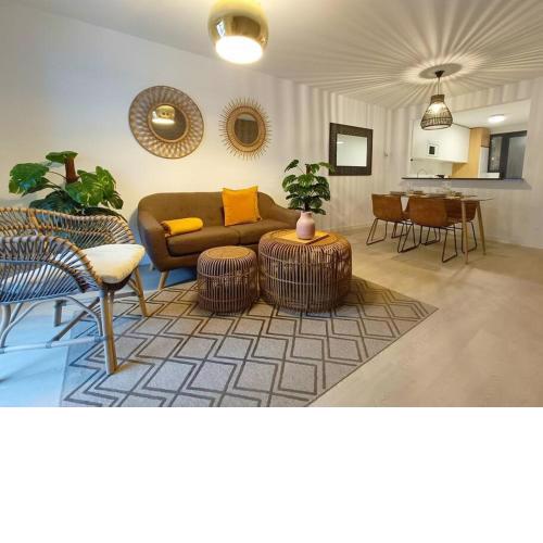 Apto nuevo, Aguadulce Sur, 2Hab, A/A, terraza, WiFi, Piscina y garaje