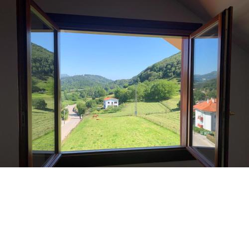 Apto Valle Encantado, vistas preciosas en urbanización con piscina