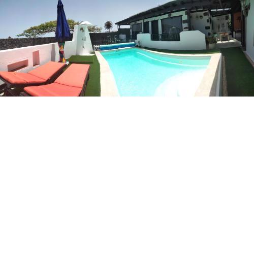 Aptos con piscina clima El Flamboyán 1