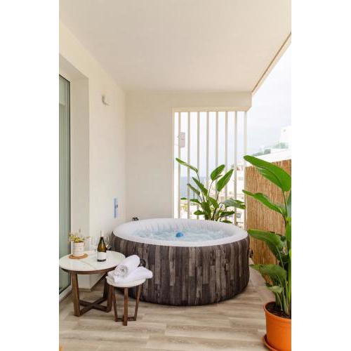 [ApuliaLux] Seaview Prestige Apt / Jacuzzi + Parking